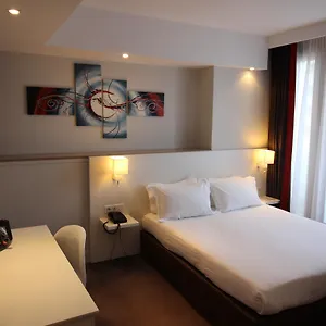 Hotel Paris-auteuil By Ihg Parijs